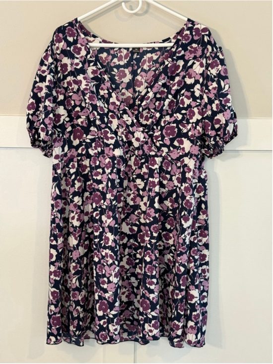 CURVE Dresses & Skirts - Women 1XL Purple Floral Babydoll Dress Puff Sleeve V Neck Mini Plus Size